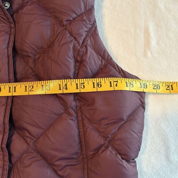 Eddie Bauer Burgundy Goose Down Puffer Vest Women's Medium EB700 Fill Power EUC - Picture 10 of 12